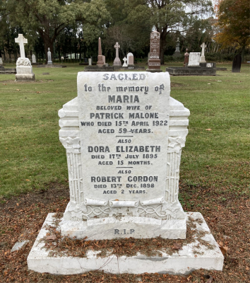 Picture of Makaraka cemetery, block MKH, plot 324.