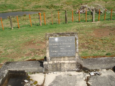 Picture of MOTU cemetery, block MOTU1, plot 40.