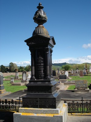 Picture of Patutahi cemetery, block PATI, plot 27.