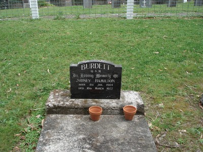 Picture of Ruatoria cemetery, block RUAC, plot 73.