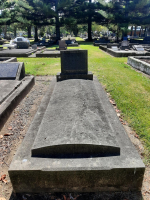 Picture of Taruheru cemetery, block 10, plot 65B.