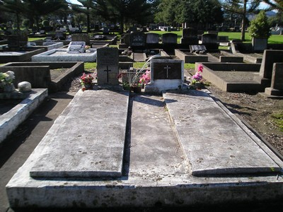 Picture of Taruheru cemetery, block 10, plot 81.