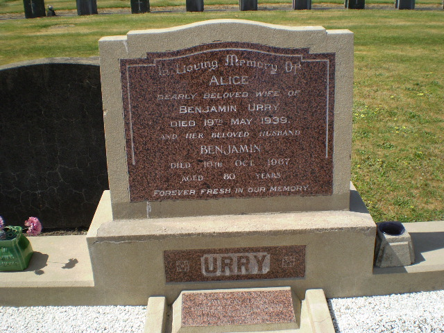 Picture of Taruheru cemetery, block 12, plot 56.