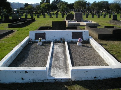 Picture of Taruheru cemetery, block 12, plot 89.
