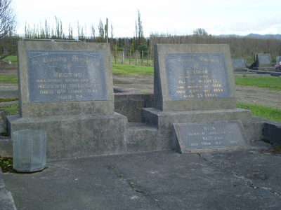 Picture of Taruheru cemetery, block 13, plot 127.