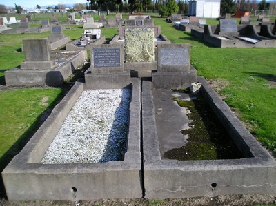 Picture of TARUHERU cemetery, block 13, plot 37.