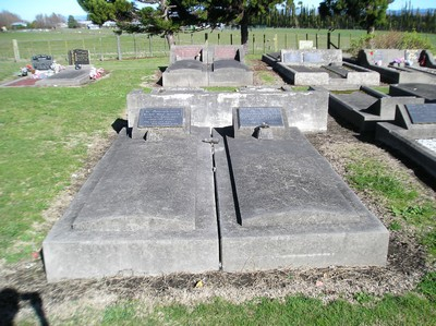 Picture of Taruheru cemetery, block 14, plot 108.