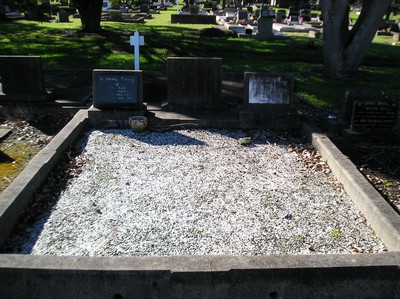 Picture of TARUHERU cemetery, block 15, plot 13.