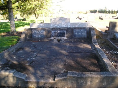 Picture of Taruheru cemetery, block 15, plot 30.