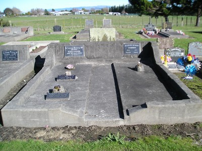 Picture of TARUHERU cemetery, block 15, plot 67.