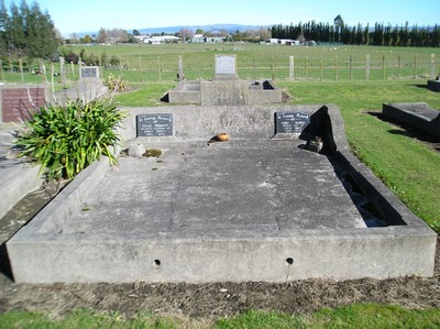 Picture of Taruheru cemetery, block 15, plot 72.