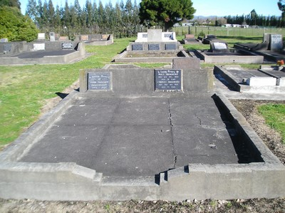 Picture of TARUHERU cemetery, block 16, plot 21.