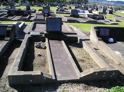 Picture of Taruheru cemetery, block 16, plot 48.