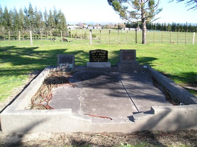 Picture of Taruheru cemetery, block 16, plot 57.