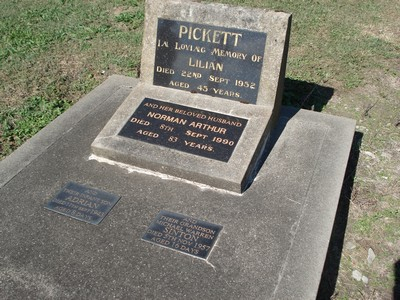 Picture of TARUHERU cemetery, block 17, plot 58.