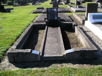 Picture of TARUHERU cemetery, block 18, plot 57.