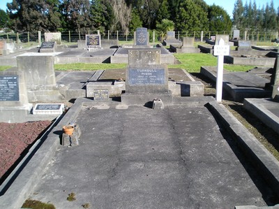 Picture of TARUHERU cemetery, block 18, plot 6.