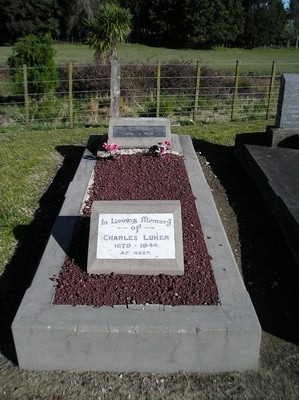 Picture of Taruheru cemetery, block 18, plot 63.