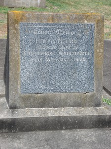 Picture of TARUHERU cemetery, block 19, plot 1.