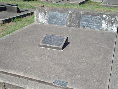 Picture of TARUHERU cemetery, block 19, plot 20.