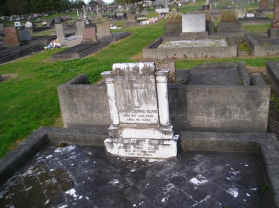 Picture of Taruheru cemetery, block 1, plot 14.