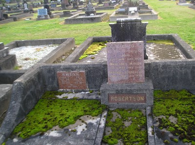 Picture of Taruheru cemetery, block 1, plot 15.