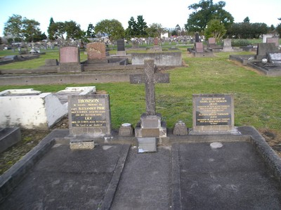 Picture of Taruheru cemetery, block 1, plot 32.