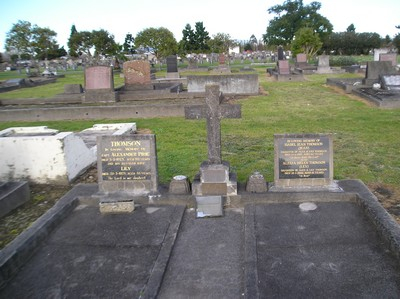 Picture of TARUHERU cemetery, block 1, plot 32.