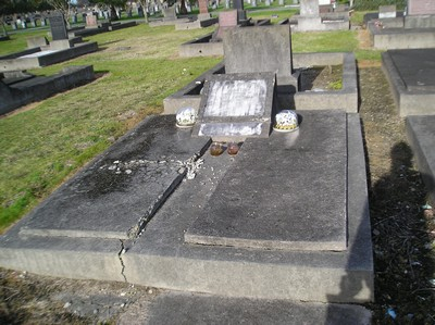 Picture of Taruheru cemetery, block 1, plot 58.