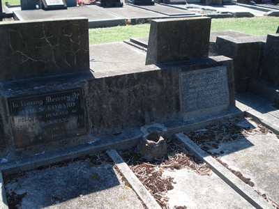 Picture of Taruheru cemetery, block 20, plot 108.