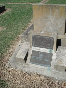 Picture of TARUHERU cemetery, block 20, plot 160.