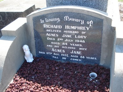 Picture of Taruheru cemetery, block 21, plot 277.