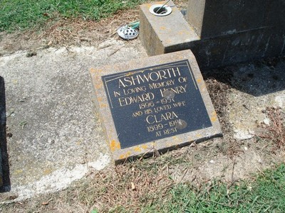 Picture of Taruheru cemetery, block 25, plot 115.