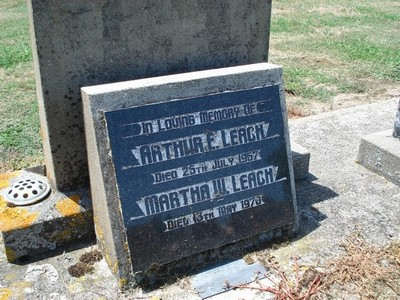 Picture of Taruheru cemetery, block 25, plot 190.