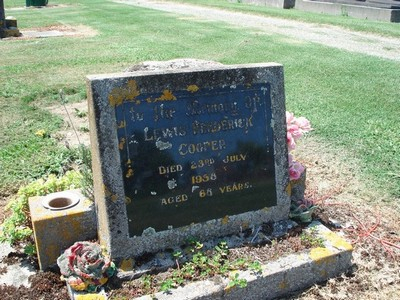 Picture of TARUHERU cemetery, block 25, plot 330.