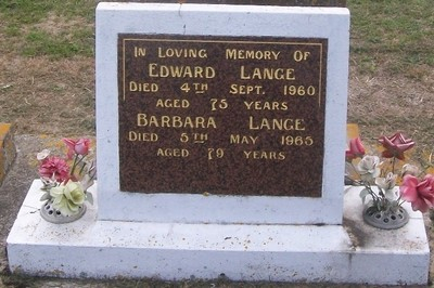 Picture of Taruheru cemetery, block 27, plot 74.