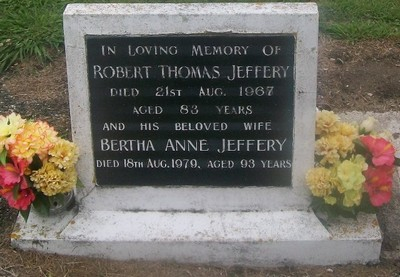 Picture of TARUHERU cemetery, block 28, plot 124.