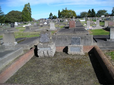 Picture of TARUHERU cemetery, block 2, plot 1.