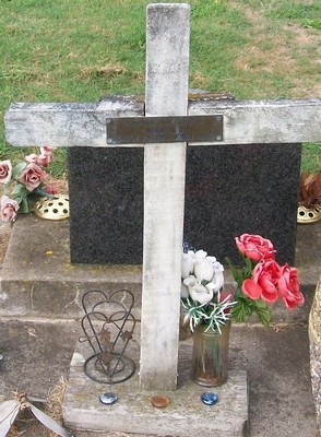 Picture of TARUHERU cemetery, block 35, plot 243.