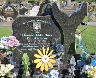 Picture of TARUHERU cemetery, block 37, plot 258.