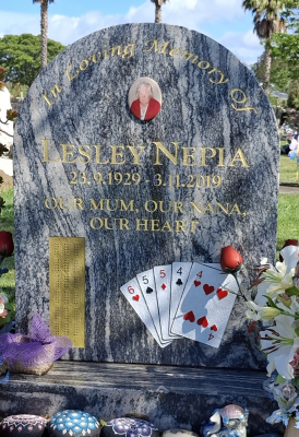 Picture of TARUHERU cemetery, block 39, plot 233.