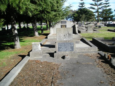 Picture of Taruheru cemetery, block 3, plot 4.