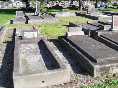 Picture of TARUHERU cemetery, block 3, plot 58.