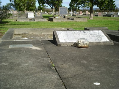 Picture of Taruheru cemetery, block 3, plot 76.
