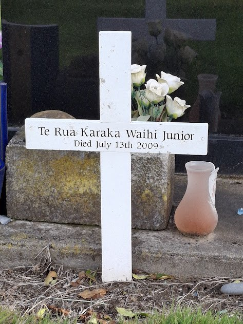 Picture of TARUHERU cemetery, block 41, plot 103.