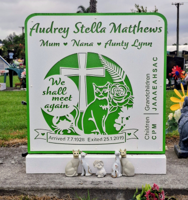 Picture of TARUHERU cemetery, block 42, plot 285.