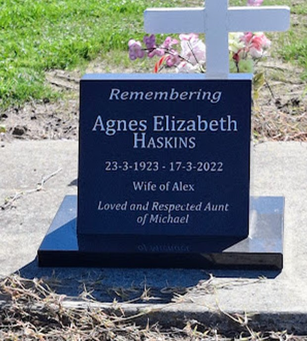 Picture of TARUHERU cemetery, block 42, plot 378.