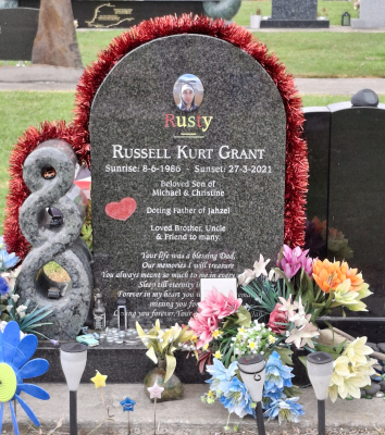 Picture of TARUHERU cemetery, block 42, plot 484.