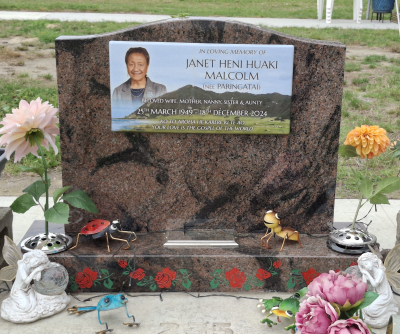 Picture of TARUHERU cemetery, block 43, plot 235.