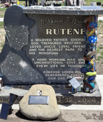 Picture of Taruheru cemetery, block 43, plot 243.